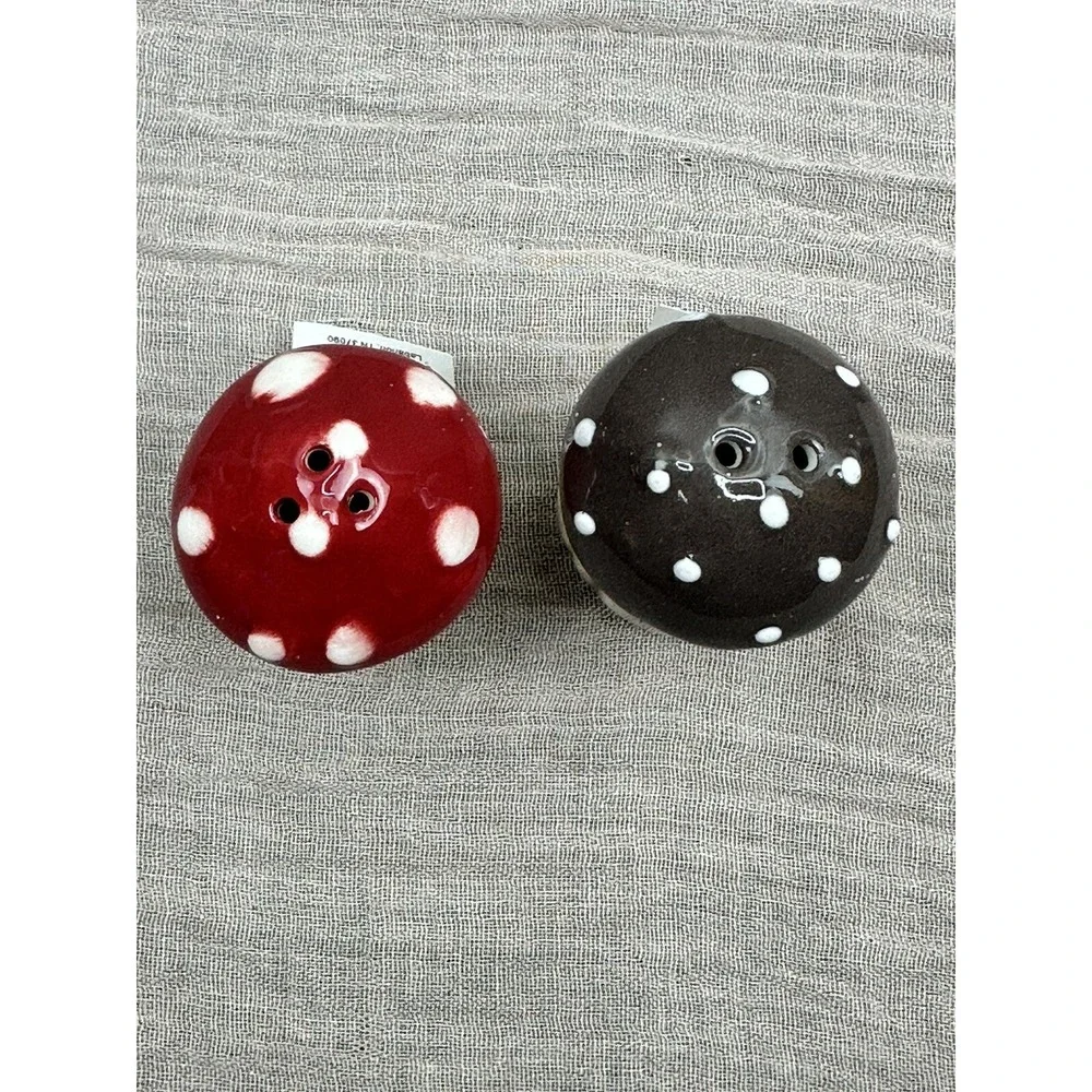 New MINI MUSHROOM RED WHITE Brown CRACKER BARREL SALT & PEPPER SET 2024‎